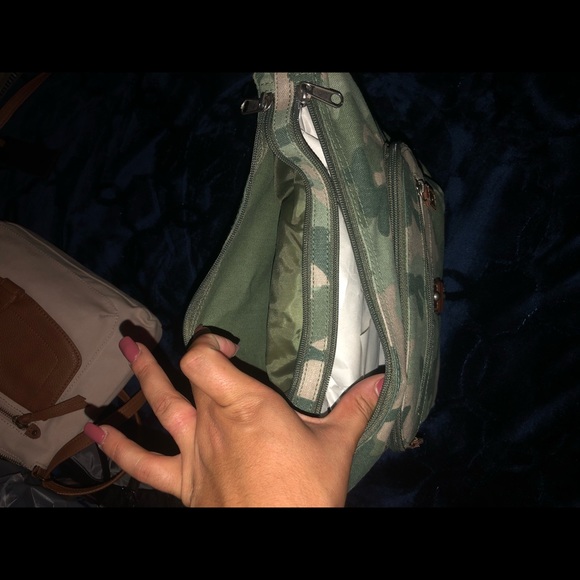 Time and tru crossbody bag - Picture 2 of 2